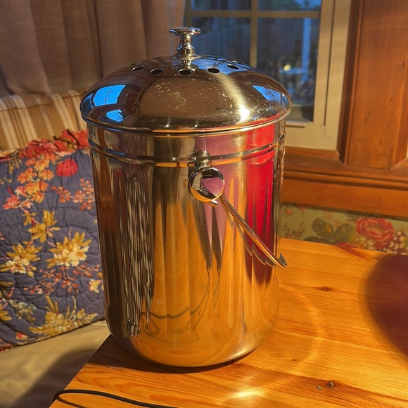 smith and hawken Other Counter Top Or Under The Sink Compost Bin With Carbon Filter And